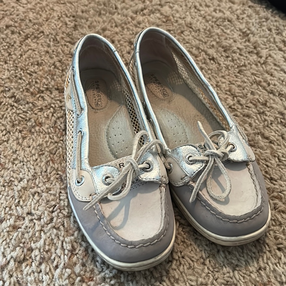 Women’s 6 1/2 Sperry, gray and silver boat shoes